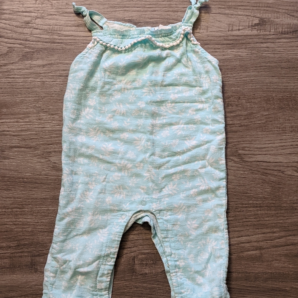 ✨2/$15✨ PomPom romper